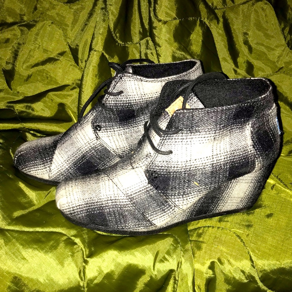 New Tom Wedge Heels